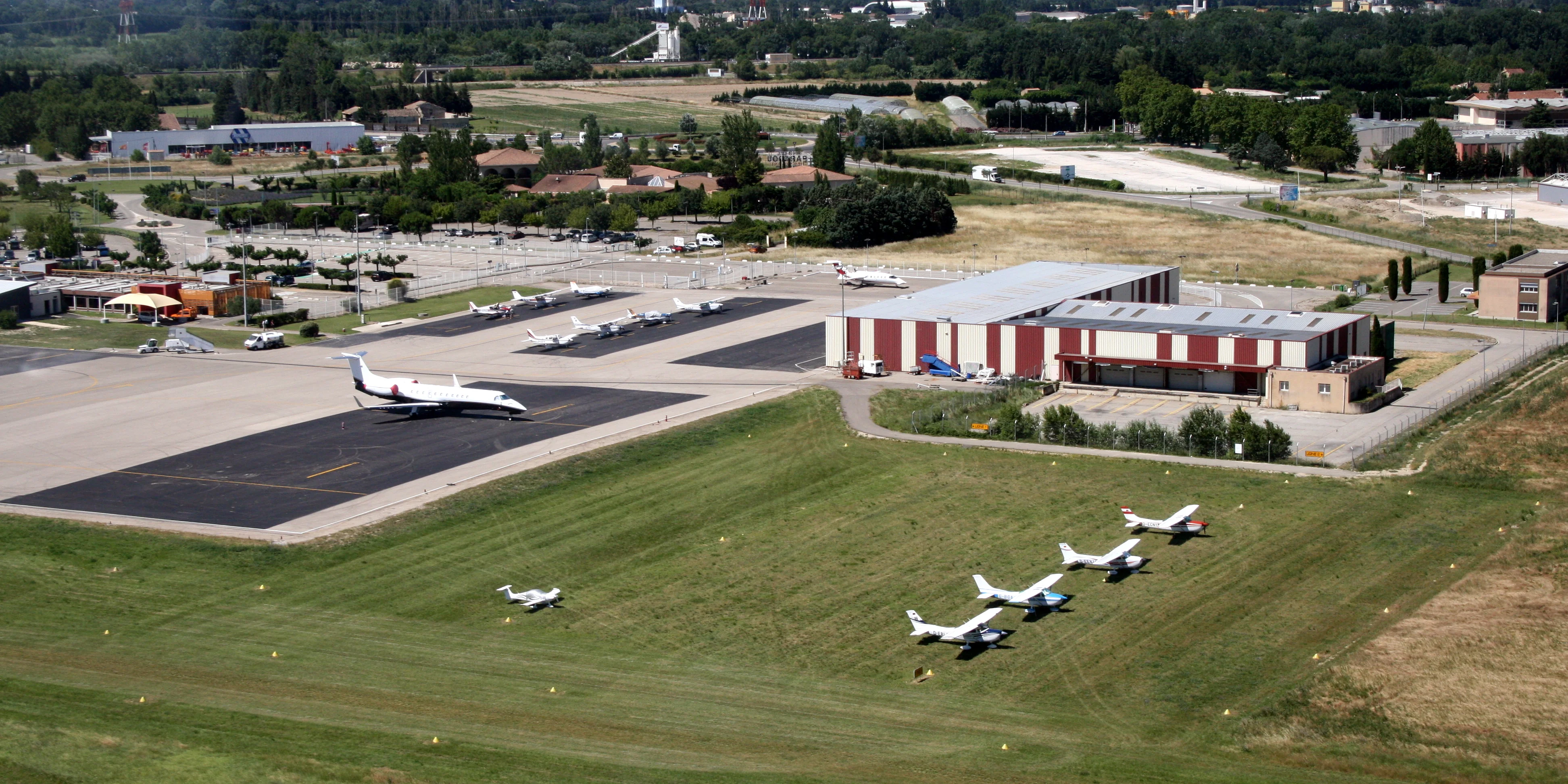 Avignon-Caumont Airport