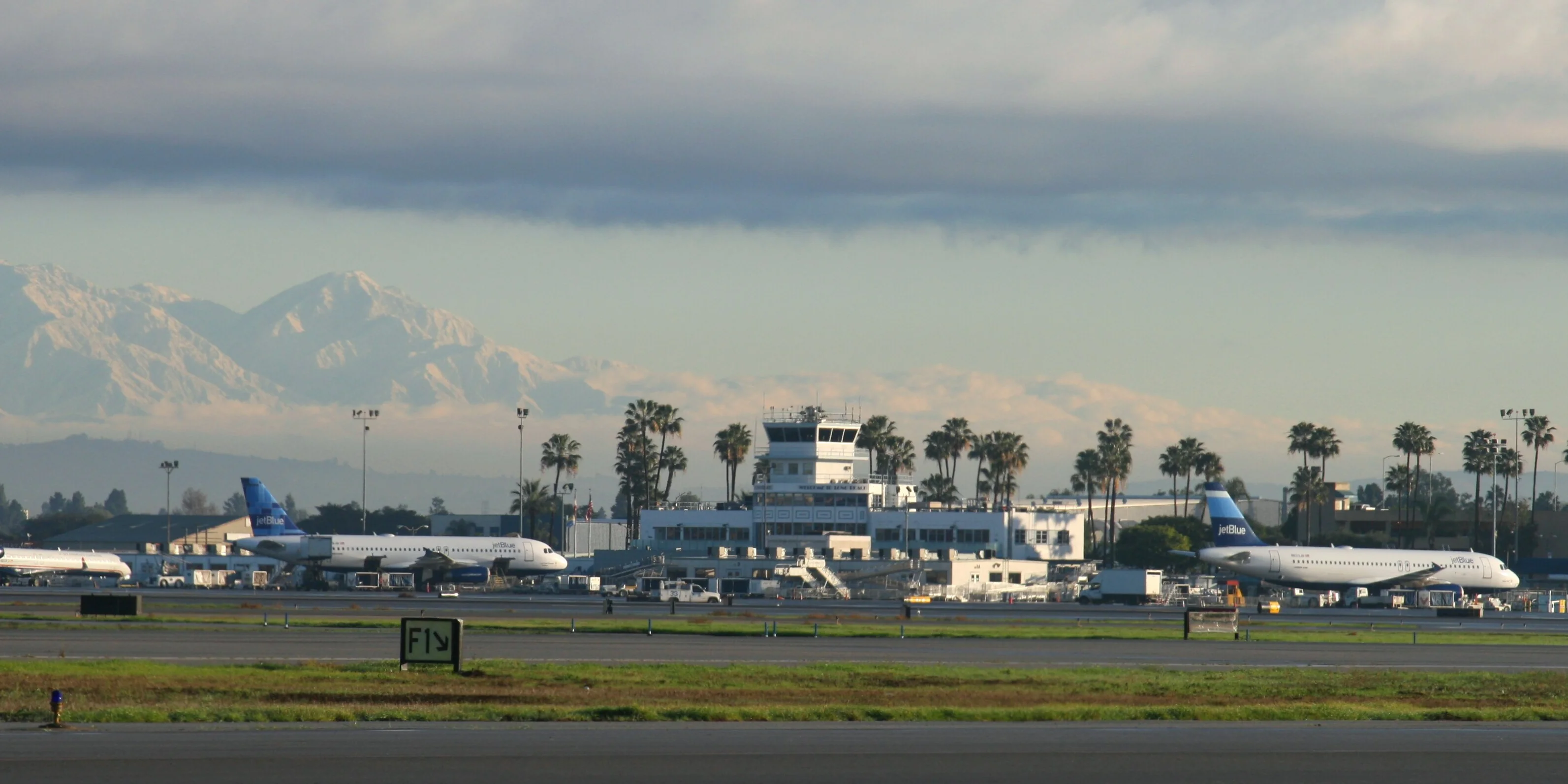 Long Beach /Daugherty Field/ Airport