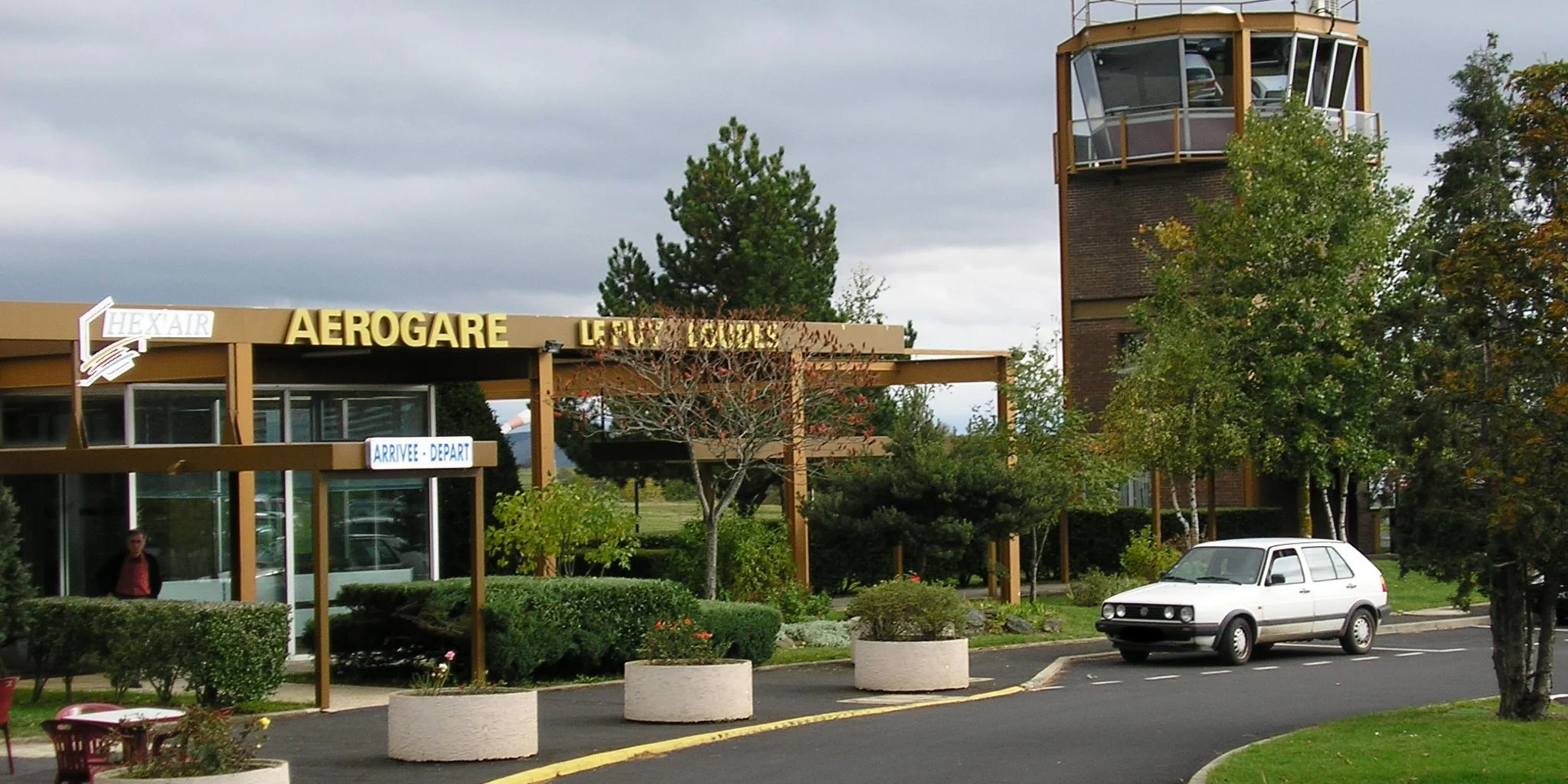 Le Puy-Loudes Airport