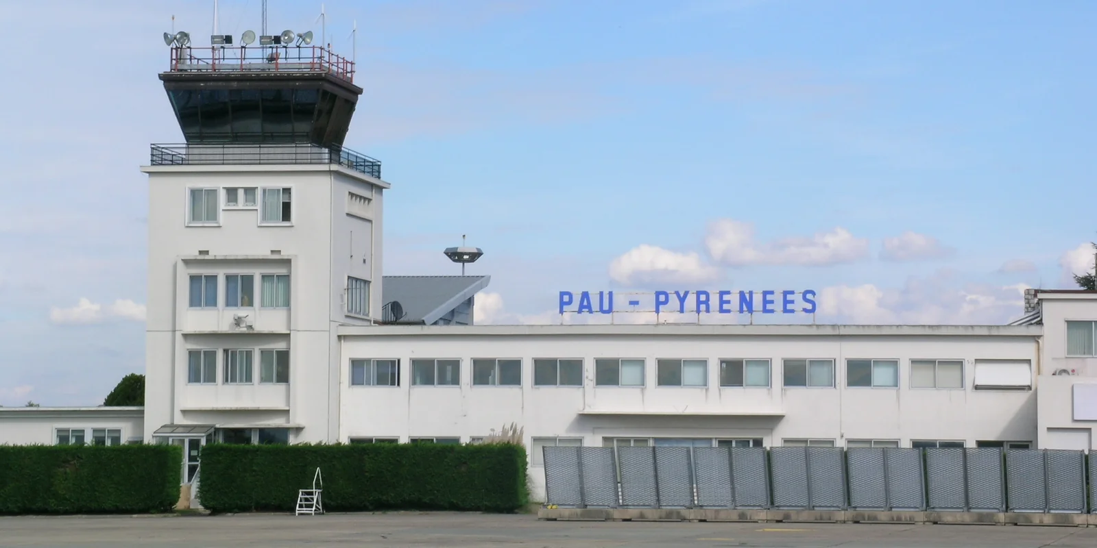 Pau Pyrénées Airport
