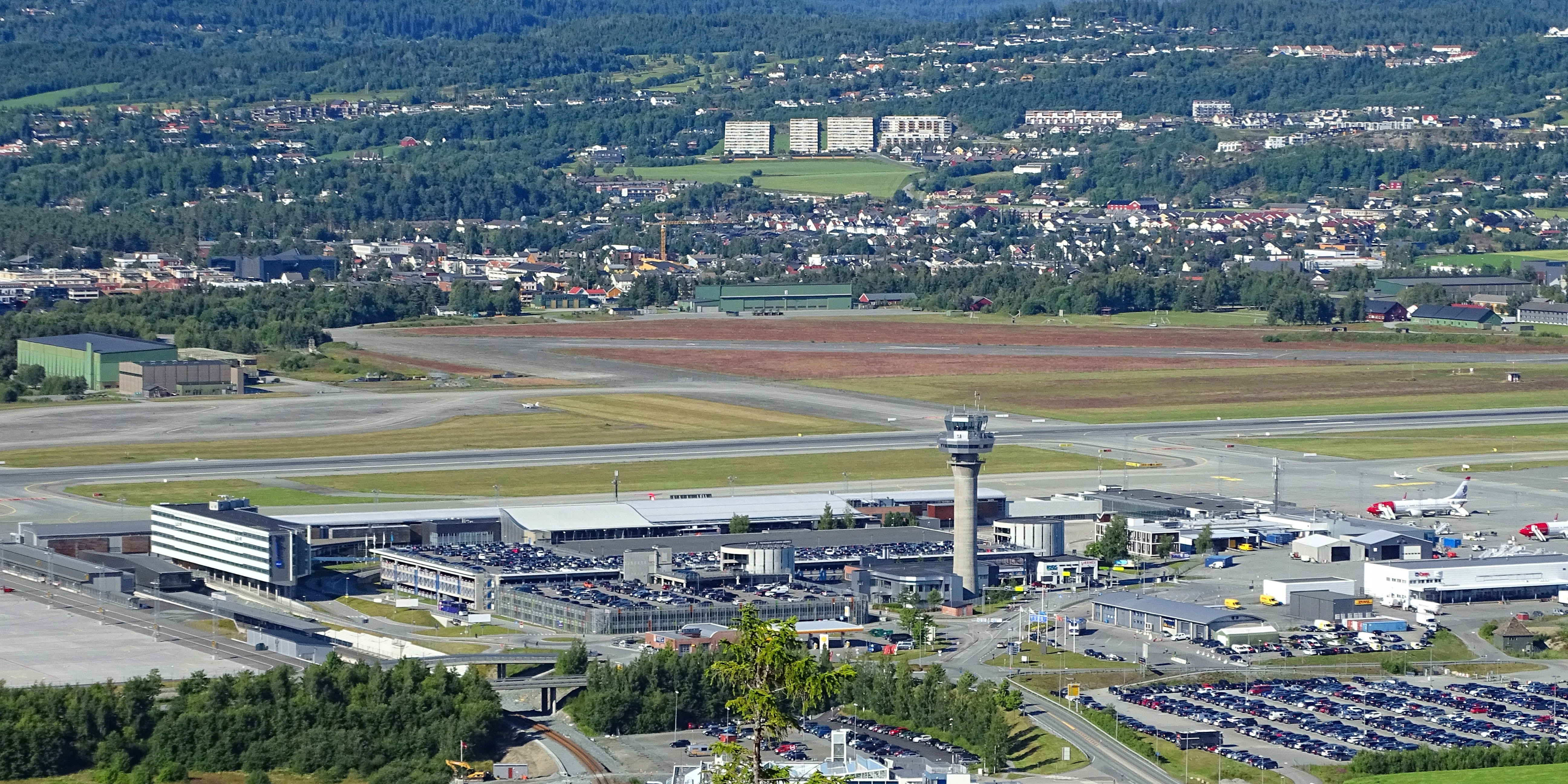 Trondheim Airport, Værnes